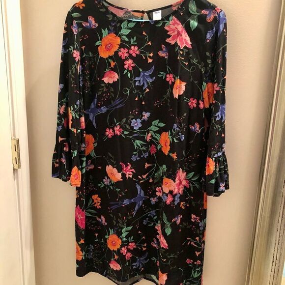 Old Navy black, floral shift dress with bell sleeves. - Picture 4 of 6